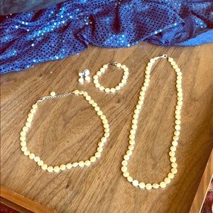 Fresh water pearl set
